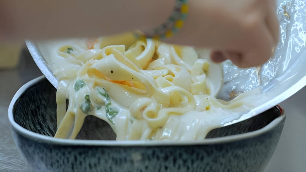 5 Romantic Dinner for Two at Home: Recipes, Ideas, and Tips 8 Creamy Garlic Shrimp Pasta Recipe